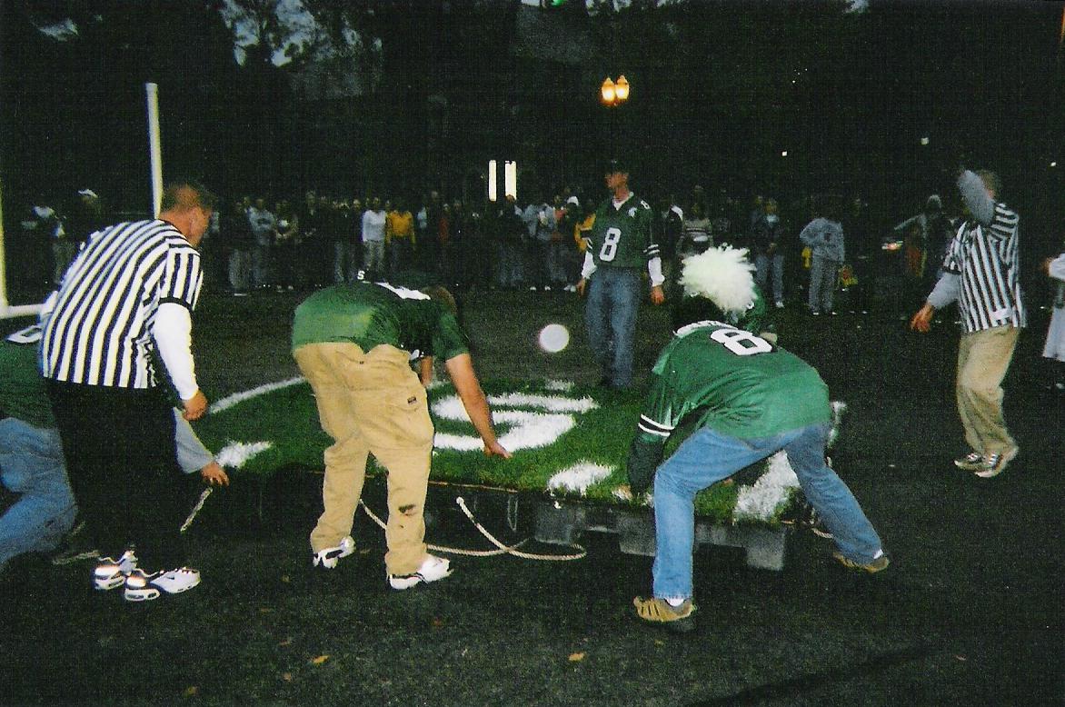 2011 HC Float in Parade 1